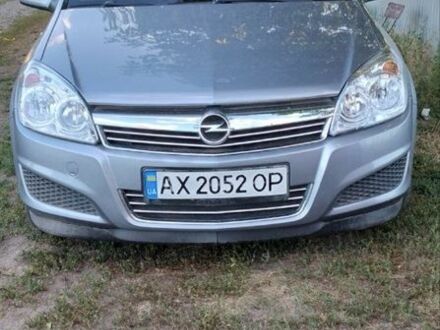 Сірий Опель Астра, об'ємом двигуна 1.6 л та пробігом 325 тис. км за 3500 $, фото 1 на Automoto.ua