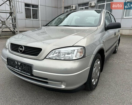 Серый Опель Астра, объемом двигателя 1.6 л и пробегом 83 тыс. км за 5950 $, фото 1 на Automoto.ua