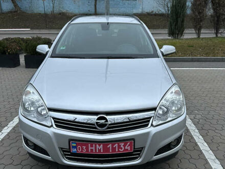 Серый Опель Астра, объемом двигателя 1.6 л и пробегом 196 тыс. км за 5700 $, фото 1 на Automoto.ua