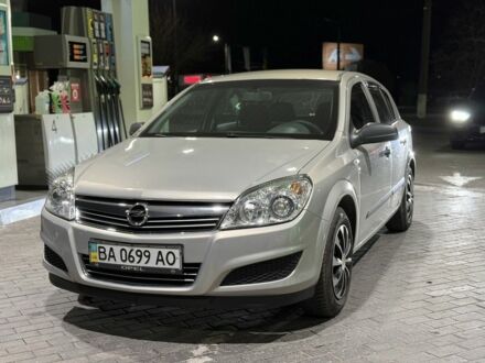 Опель Астра 2008 в Кропивницком (Кировограде) на Automoto.ua Серый Опель Астра, объемом двигателя 1.4 л и пробегом 132 тыс. км за 5300 $, фото 1 на Automoto.ua