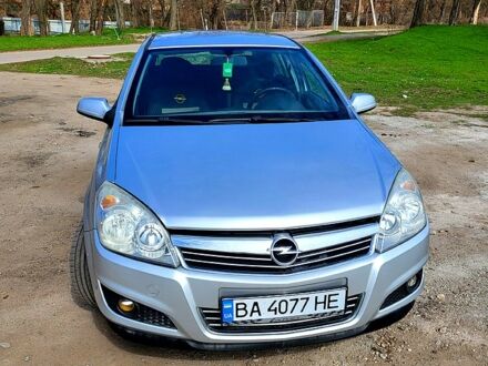 Опель Астра 2008 в Кропивницком (Кировограде) на Automoto.ua Серый Опель Астра, объемом двигателя 1.6 л и пробегом 180 тыс. км за 5200 $, фото 1 на Automoto.ua