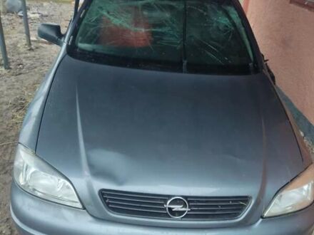 Серый Опель Астра, объемом двигателя 1.6 л и пробегом 200 тыс. км за 2000 $, фото 1 на Automoto.ua