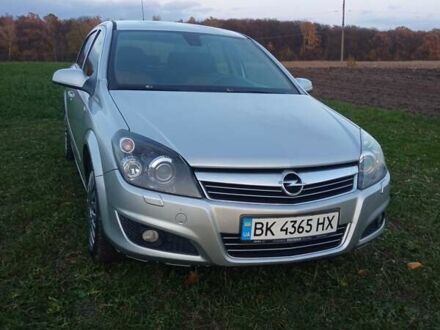 Серый Опель Астра, объемом двигателя 1.6 л и пробегом 229 тыс. км за 4400 $, фото 1 на Automoto.ua