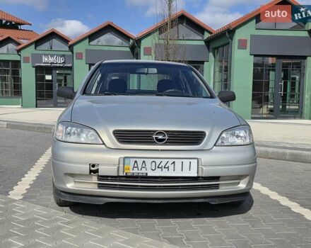 Серый Опель Астра, объемом двигателя 1.4 л и пробегом 208 тыс. км за 3700 $, фото 1 на Automoto.ua