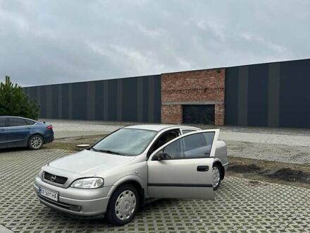 Серый Опель Астра, объемом двигателя 1.6 л и пробегом 179 тыс. км за 4000 $, фото 1 на Automoto.ua