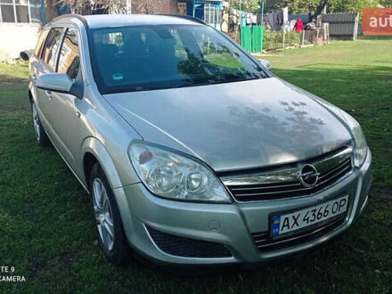 Опель Астра 2008 в Красноград на Automoto.ua Серый Опель Астра, объемом двигателя 1.69 л и пробегом 308 тыс. км за 5500 $, фото 1 на Automoto.ua