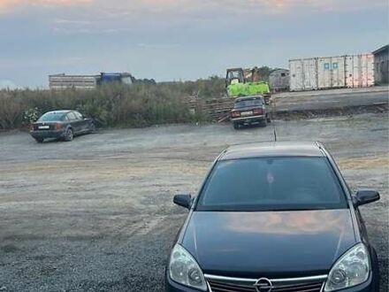 Серый Опель Астра, объемом двигателя 1.6 л и пробегом 217 тыс. км за 4200 $, фото 1 на Automoto.ua