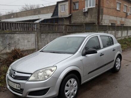 Серый Опель Астра, объемом двигателя 1.4 л и пробегом 250 тыс. км за 3700 $, фото 1 на Automoto.ua