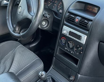 Сірий Опель Астра, об'ємом двигуна 1.6 л та пробігом 200 тис. км за 4400 $, фото 1 на Automoto.ua