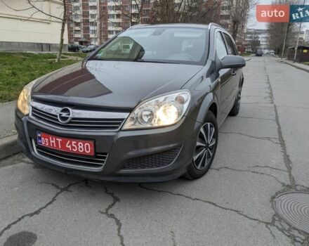 Серый Опель Астра, объемом двигателя 1.4 л и пробегом 195 тыс. км за 4550 $, фото 1 на Automoto.ua