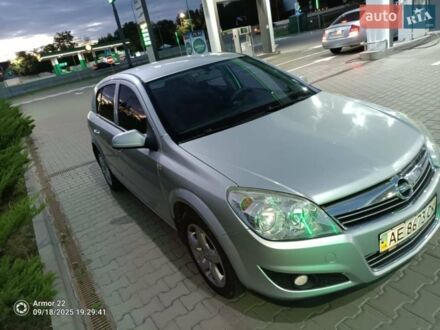 Сірий Опель Астра, об'ємом двигуна 1.6 л та пробігом 158 тис. км за 4200 $, фото 1 на Automoto.ua