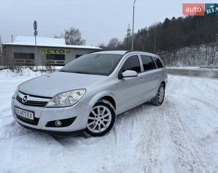 Серый Опель Астра, объемом двигателя 1.8 л и пробегом 252 тыс. км за 4950 $, фото 1 на Automoto.ua