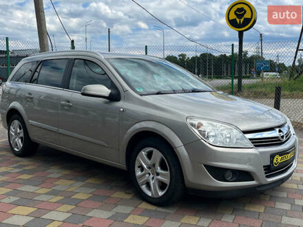 Опель Астра 2008 в Стрые на Automoto.ua Серый Опель Астра, объемом двигателя 1.6 л и пробегом 200 тыс. км за 5800 $, фото 1 на Automoto.ua