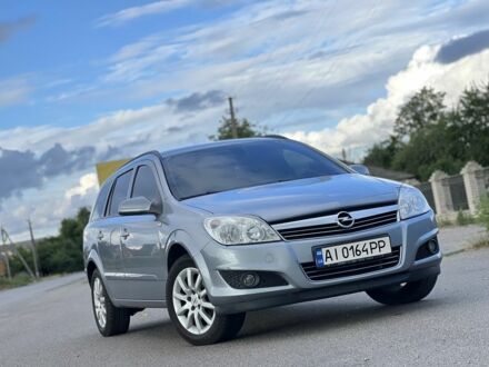 Опель Астра 2008 у Корсунь-Шевченковском на Automoto.ua Сірий Опель Астра, об'ємом двигуна 1.6 л та пробігом 200 тис. км за 5700 $, фото 1 на Automoto.ua