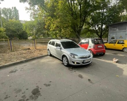 Серый Опель Астра, объемом двигателя 1.7 л и пробегом 300 тыс. км за 5000 $, фото 1 на Automoto.ua