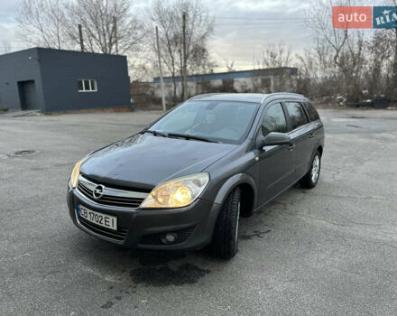 Серый Опель Астра, объемом двигателя 1.69 л и пробегом 300 тыс. км за 5500 $, фото 1 на Automoto.ua
