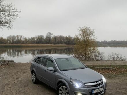Серый Опель Астра, объемом двигателя 1.9 л и пробегом 297 тыс. км за 5800 $, фото 1 на Automoto.ua