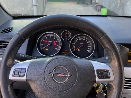 Серый Опель Астра, объемом двигателя 1.6 л и пробегом 243 тыс. км за 4700 $, фото 1 на Automoto.ua