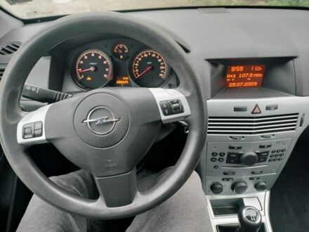 Опель Астра 2009 в Остоге на Automoto.ua Серый Опель Астра, объемом двигателя 1 л и пробегом 206 тыс. км за 5450 $, фото 1 на Automoto.ua