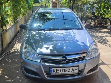 Серый Опель Астра, объемом двигателя 1.6 л и пробегом 237 тыс. км за 5300 $, фото 1 на Automoto.ua