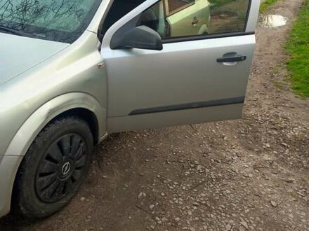 Серый Опель Астра, объемом двигателя 1.36 л и пробегом 222 тыс. км за 4400 $, фото 1 на Automoto.ua