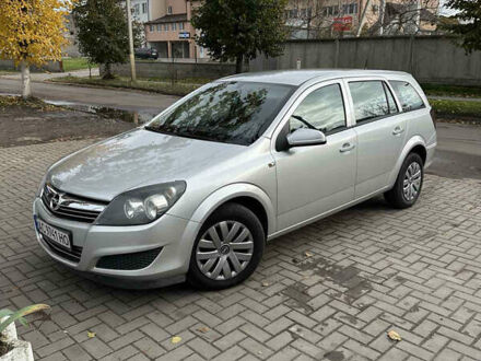 Серый Опель Астра, объемом двигателя 1.6 л и пробегом 260 тыс. км за 4799 $, фото 1 на Automoto.ua