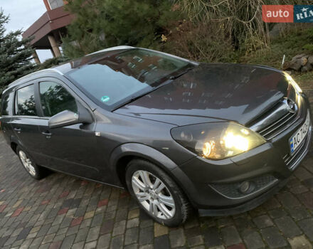 Серый Опель Астра, объемом двигателя 1.69 л и пробегом 294 тыс. км за 5000 $, фото 1 на Automoto.ua