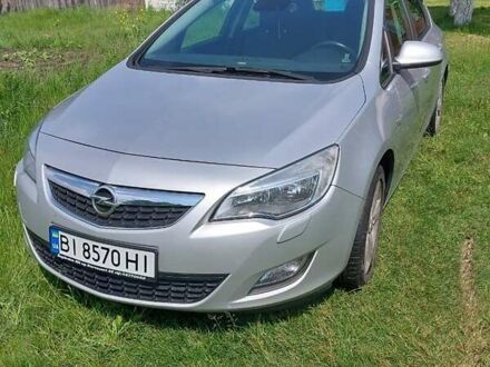 Серый Опель Астра, объемом двигателя 1.6 л и пробегом 117 тыс. км за 8000 $, фото 1 на Automoto.ua