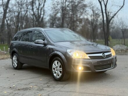 Серый Опель Астра, объемом двигателя 1.7 л и пробегом 271 тыс. км за 3300 $, фото 1 на Automoto.ua