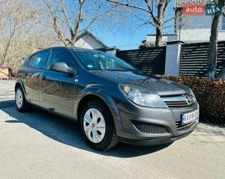 Серый Опель Астра, объемом двигателя 1.4 л и пробегом 223 тыс. км за 5300 $, фото 1 на Automoto.ua