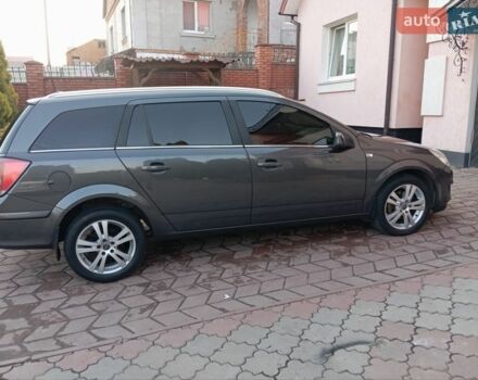 Сірий Опель Астра, об'ємом двигуна 1.69 л та пробігом 299 тис. км за 5400 $, фото 1 на Automoto.ua