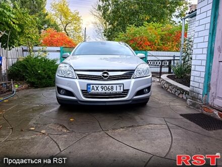 Серый Опель Астра, объемом двигателя 1.6 л и пробегом 203 тыс. км за 5400 $, фото 1 на Automoto.ua