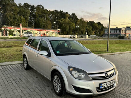 Опель Астра 2009 в Луцке на Automoto.ua Серый Опель Астра, объемом двигателя 1.6 л и пробегом 260 тыс. км за 4750 $, фото 1 на Automoto.ua
