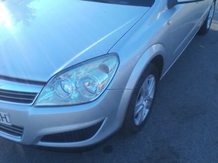 Серый Опель Астра, объемом двигателя 1.4 л и пробегом 225 тыс. км за 4000 $, фото 1 на Automoto.ua