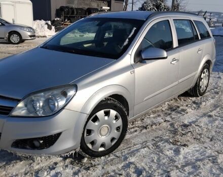 Серый Опель Астра, объемом двигателя 1.7 л и пробегом 300 тыс. км за 4000 $, фото 1 на Automoto.ua