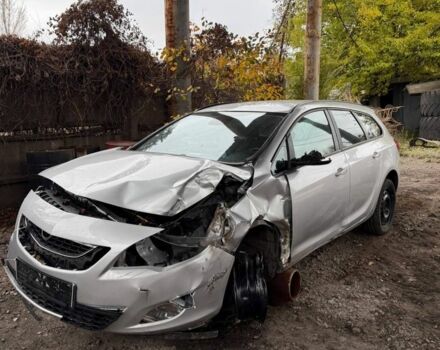 Сірий Опель Астра, об'ємом двигуна 1.7 л та пробігом 250 тис. км за 2100 $, фото 1 на Automoto.ua