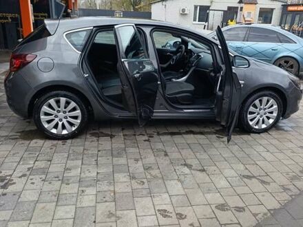 Серый Опель Астра, объемом двигателя 2 л и пробегом 230 тыс. км за 7200 $, фото 1 на Automoto.ua