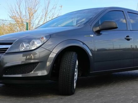 Серый Опель Астра, объемом двигателя 1.8 л и пробегом 112 тыс. км за 6900 $, фото 1 на Automoto.ua