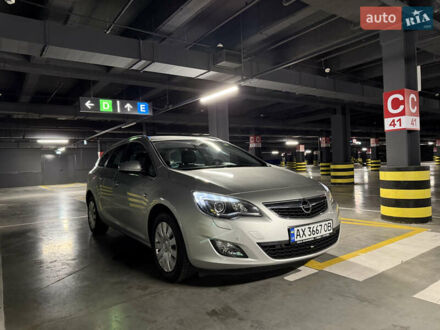 Опель Астра 2010 в Киеве на Automoto.ua Серый Опель Астра, объемом двигателя 1.4 л и пробегом 243 тыс. км за 7800 $, фото 1 на Automoto.ua