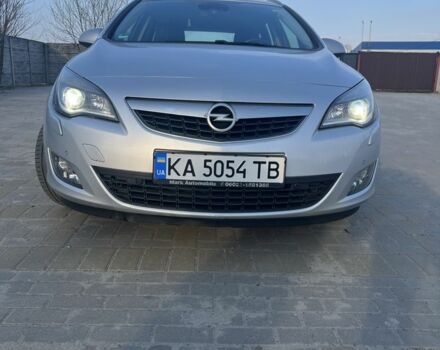 Серый Опель Астра, объемом двигателя 1.4 л и пробегом 248 тыс. км за 5999 $, фото 1 на Automoto.ua