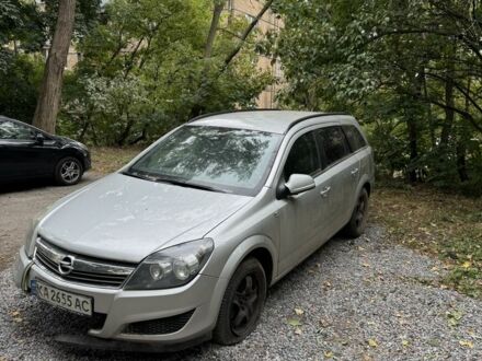 Опель Астра 2010 в Киеве на Automoto.ua Серый Опель Астра, объемом двигателя 1.7 л и пробегом 375 тыс. км за 2500 $, фото 1 на Automoto.ua