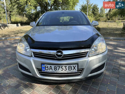 Серый Опель Астра, объемом двигателя 1.69 л и пробегом 217 тыс. км за 5850 $, фото 1 на Automoto.ua