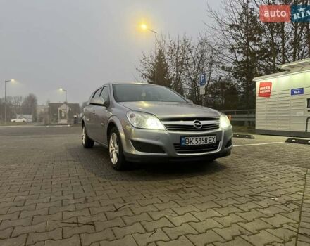 Серый Опель Астра, объемом двигателя 1.69 л и пробегом 215 тыс. км за 5100 $, фото 1 на Automoto.ua