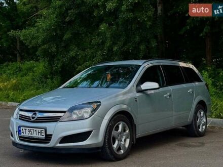 Опель Астра 2010 в Галиче на Automoto.ua Серый Опель Астра, объемом двигателя 1.69 л и пробегом 252 тыс. км за 5800 $, фото 1 на Automoto.ua