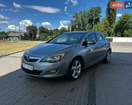 Серый Опель Астра, объемом двигателя 1.7 л и пробегом 250 тыс. км за 6650 $, фото 1 на Automoto.ua
