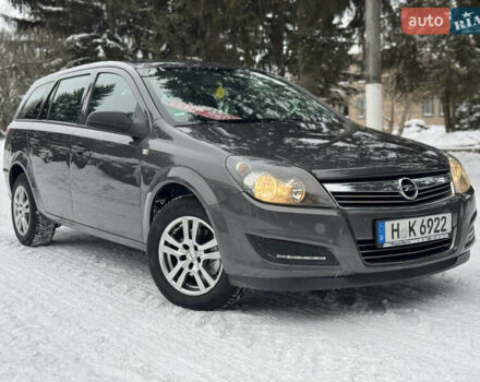 Серый Опель Астра, объемом двигателя 1.6 л и пробегом 187 тыс. км за 5750 $, фото 1 на Automoto.ua