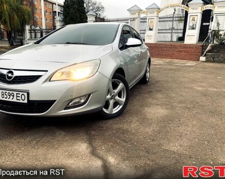 Серый Опель Астра, объемом двигателя 1.6 л и пробегом 250 тыс. км за 8000 $, фото 1 на Automoto.ua