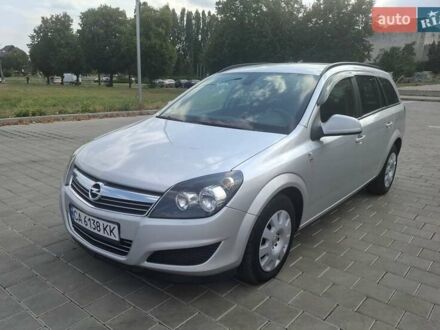 Опель Астра 2010 у Черкасах на Automoto.ua Сірий Опель Астра, об'ємом двигуна 1.7 л та пробігом 187 тис. км за 6300 $, фото 1 на Automoto.ua