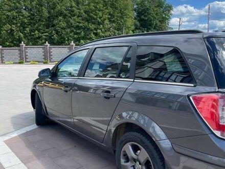 Опель Астра 2010 у Івано-Франківську на Automoto.ua Сірий Опель Астра, об'ємом двигуна 1.7 л та пробігом 255 тис. км за 5950 $, фото 1 на Automoto.ua