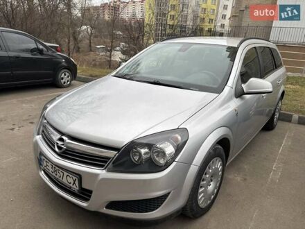 Опель Астра 2010 в Тернополе на Automoto.ua Серый Опель Астра, объемом двигателя 1.69 л и пробегом 237 тыс. км за 5499 $, фото 1 на Automoto.ua